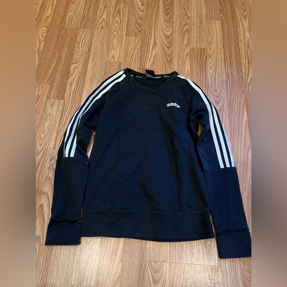 Women’s Adidas Crew Neck Pull Over size XSmall